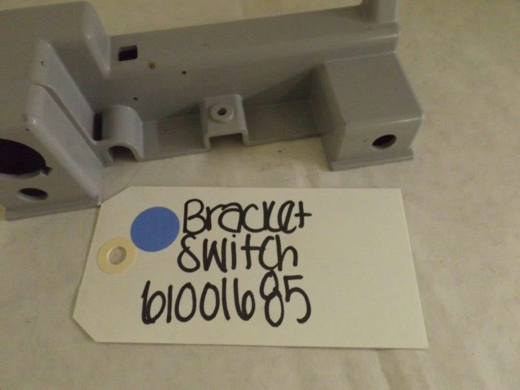 MAYTAG WHIRLPOOL REFRIGERATOR 61001685 SWITCH BRACKET NEW MAYTAG WHIRLPOOL REFRIGERATOR 61001685 SWITCH BRACKET NEW